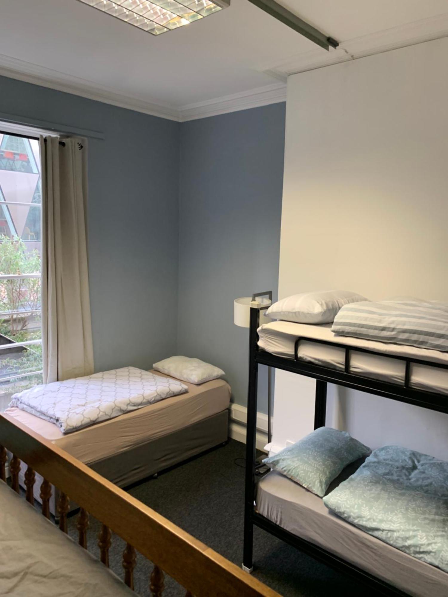 Eden Quay Guesthouse Private Rooms 더블린 객실 사진